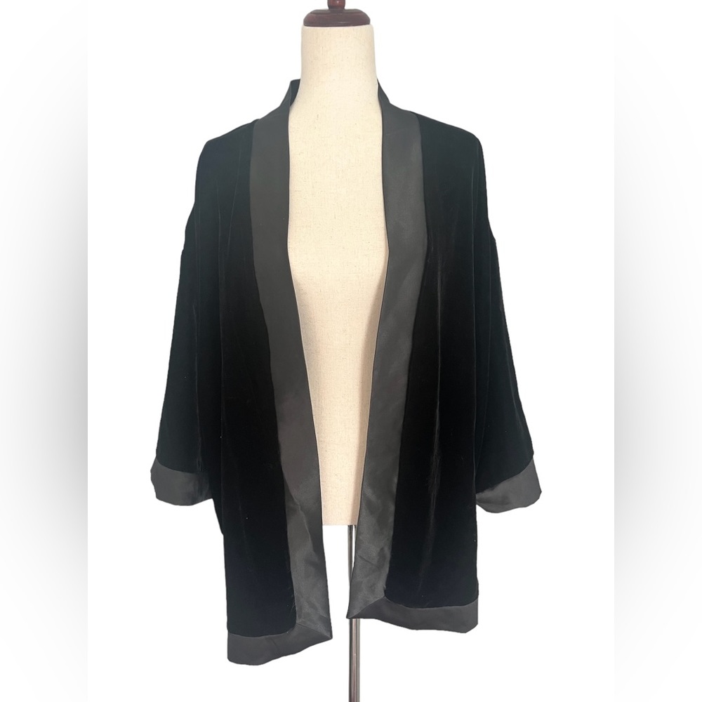 Max Studio Black Velvet Short Sleeve‎ Cardigan/Jacket XL